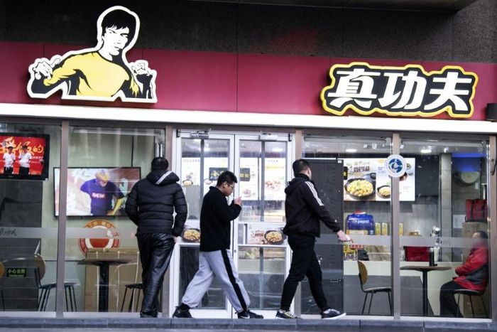 The Real Kung Fu chainis being sued by the company that looks after Bruce Lee's estate for alledly using his image in a logo without permission