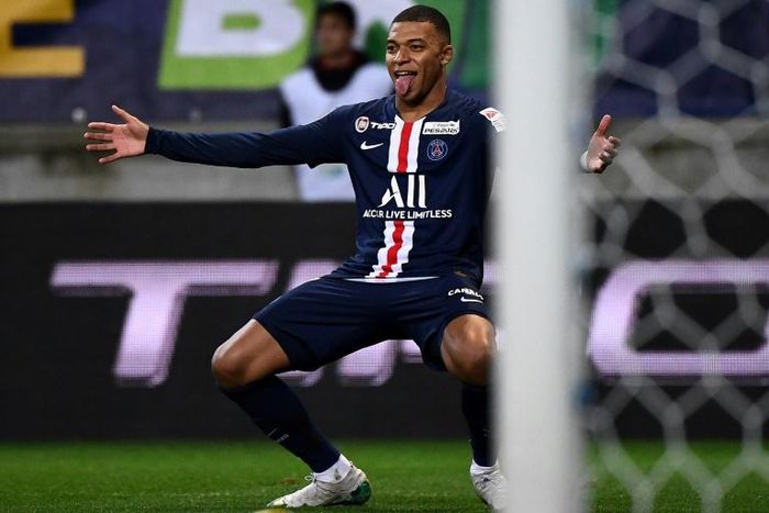 Kylian Mbappe scored as Paris Saint-Germain cruised into the French League Cup's quarter-finals without the rested Neymar