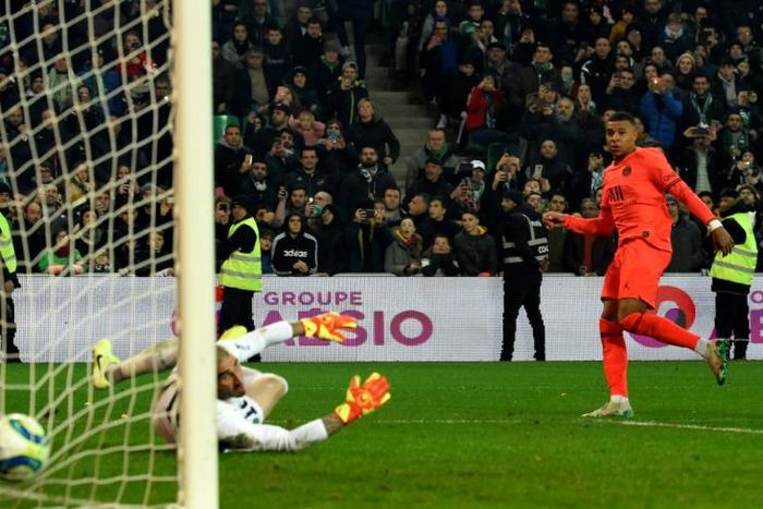 Kylian Mbappe struck twice in Paris Saint-Germain's easy win at Saint-Etienne