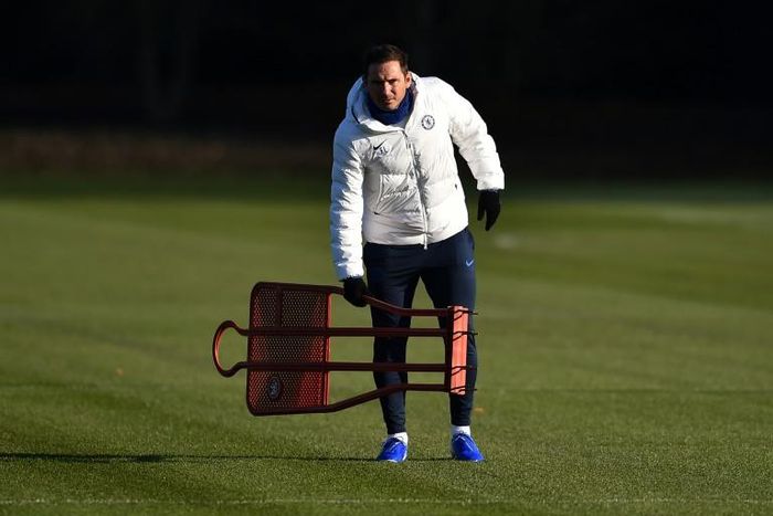 Frank Lampard prepares for a training session at Chelsea's training ground ahead of their Champions League match against Lille