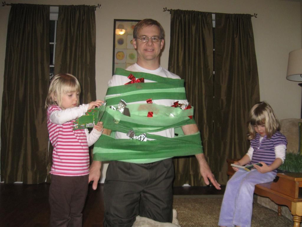 Here are some really fun Christmas games for kids to play this holiday