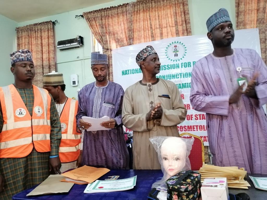 FG trains 200 IDPs to become photographers, artists in Borno. [NAN]