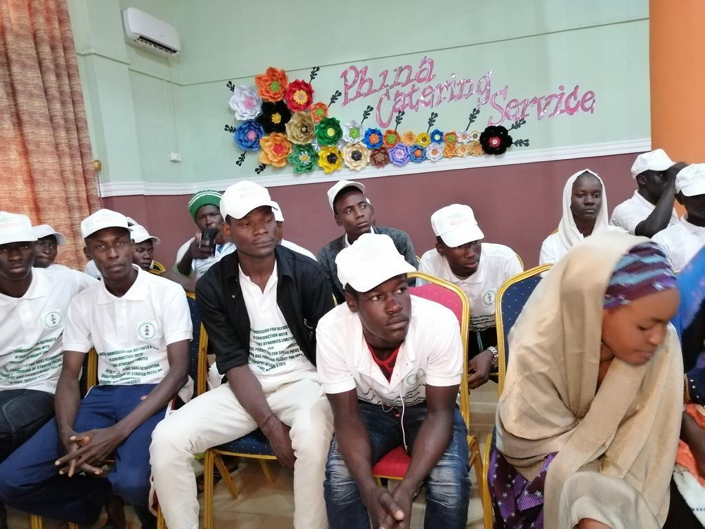 FG trains 200 IDPs to become photographers, artists in Borno. [NAN]