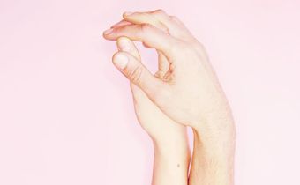 What Your Hand-Holding Style Says About Your 'Ship
