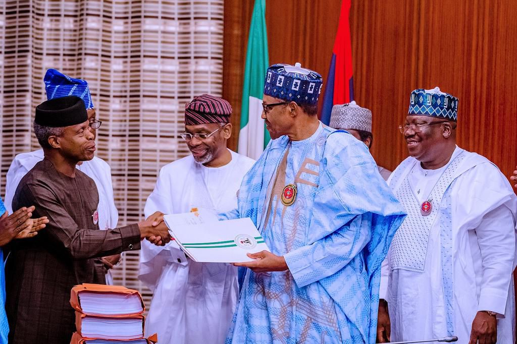 President Muhammadu Buhari signs N10.594trn 2020 appropriation bill into law. [Twitter/@Opetuyii]