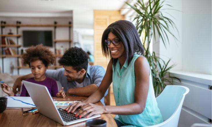 10 ways to identify a happy mum