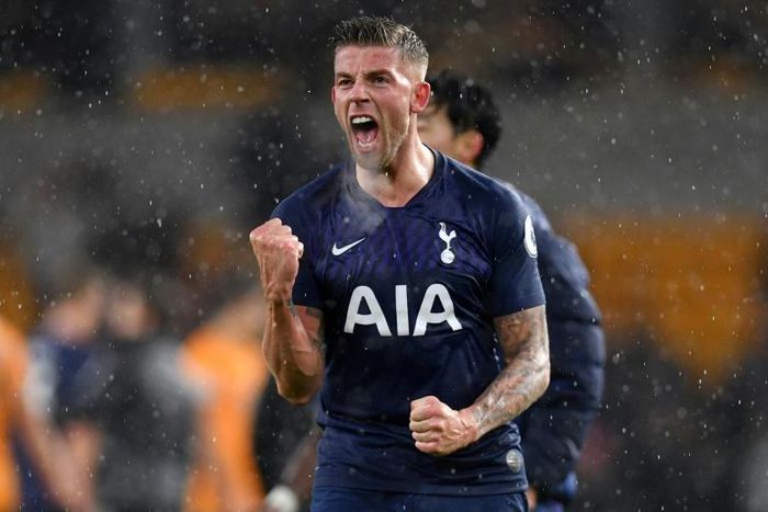 Belgian international Toby Alderweireld has signed a new contract with Tottenham Hotspur