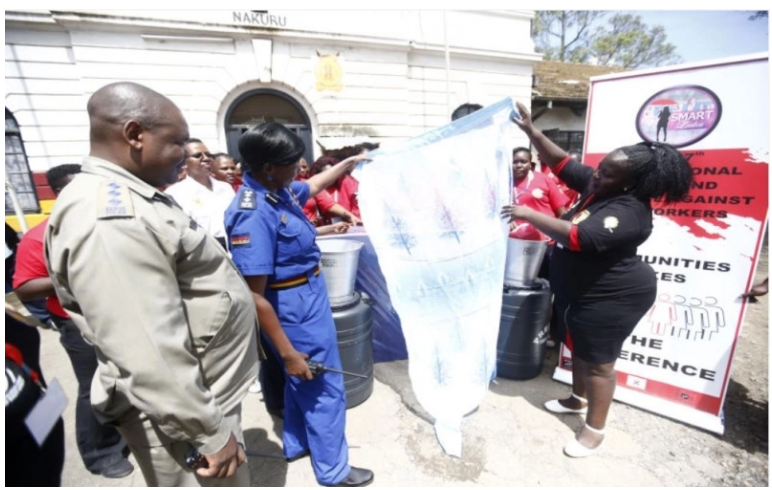 Brave commercial sex workers make donations to police stations