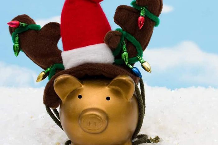 10 best ways to save money during this Christmas season