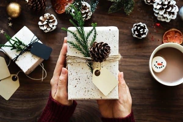 10 best ways to save money during this Christmas season