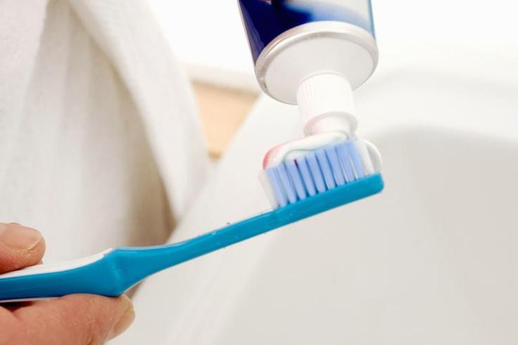 Should You Floss Before or After Brushing?