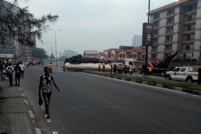 Petrol tanker accident in VI, Lagos (@ennadim)