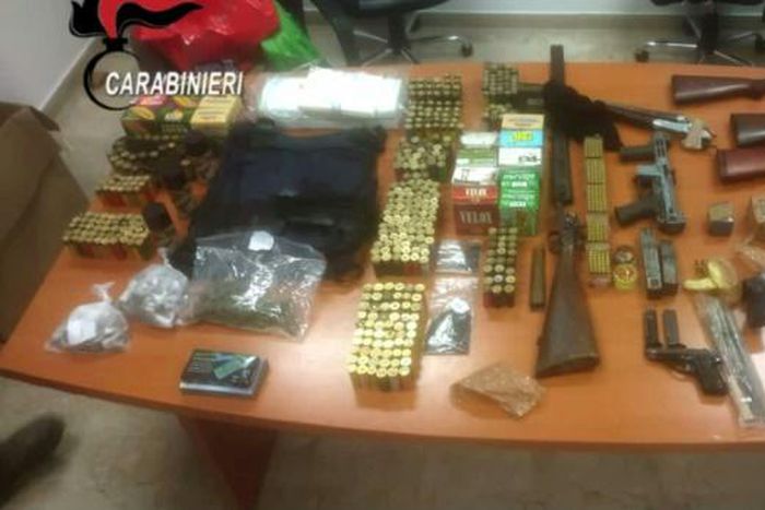 Weapons siezed during the raid by 2,500 police as well as army paratroopers