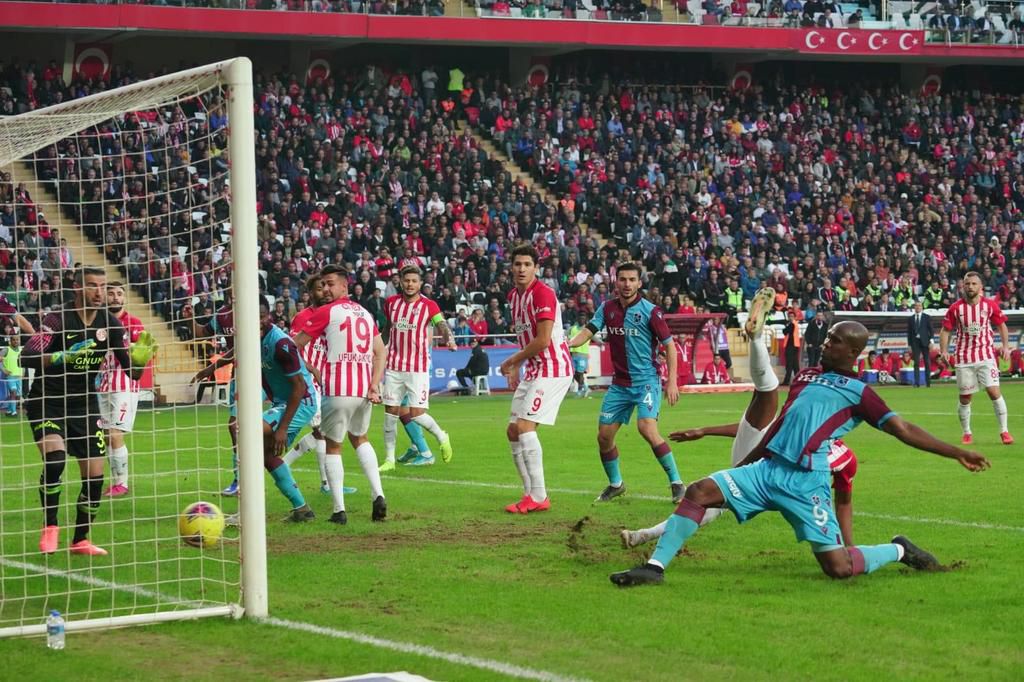 Anthony Nwakaeme (Twitter/Trabzonspor)