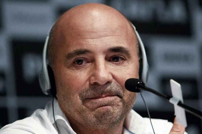 Sampaoli was under contract until the end of 2020 but decided to leave because of his poor relations with the club's president, according to Brazilian media