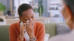 picture of a lady talking to a therapist