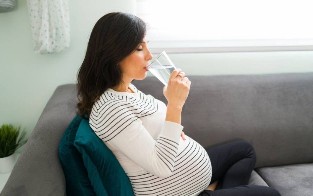 9 home remedies to reduce swollen feet during pregnancy
