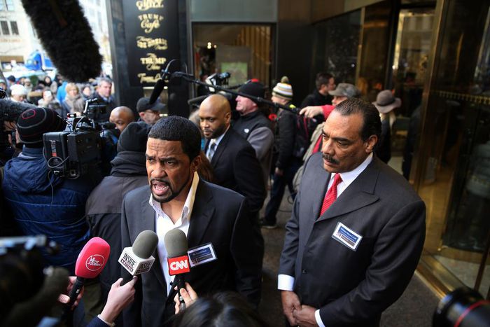 Trump Ally Held Event Handing Out Cash in a Black Community