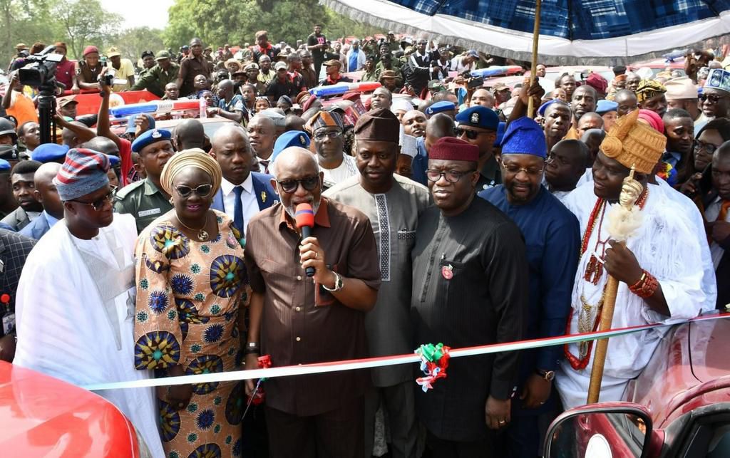 Operation Amotekun: Don’t betray South West, Ooni tells personnel. [Twitter/@IbukunOluwa____]
