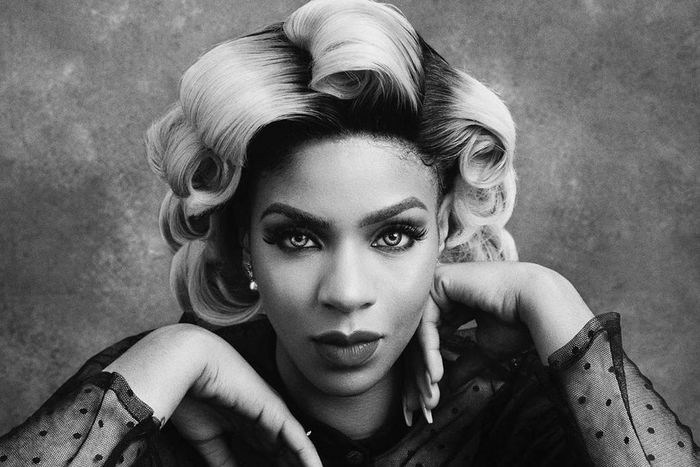 Venita Akpofure is one of the most beautiful female celebrities from this side of the world [Instagram/VeeZeeBaybeh]