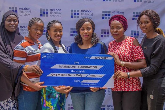 A cross section of the Industrious women under the MamaMoni Empowerment Foundation during the presentation of the Rosabon one million naira Grant cheque to MamaMoni Empowerment Foundation recently.