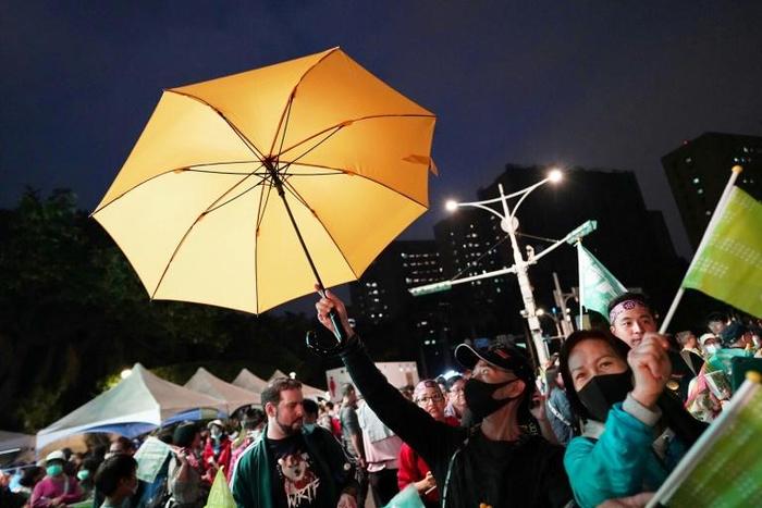 Ahead of the elections, Hong Kongers have become an increasingly common sight at incumbent Tsai Ing-wen's rallies