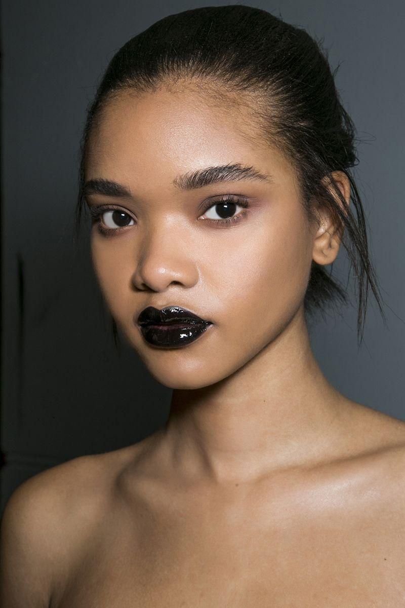 3 easy steps to rock black lipsticks [Pinterest]