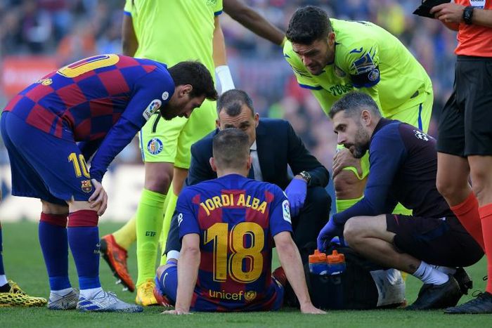 Alba hobbled off in the 20th minute with a thigh injury