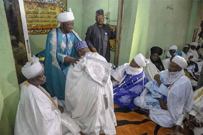 The Emir of Ilorin, Alhaji Ibrahim Sulu-Gambari blessing Dr Bukola Saraki when he was named 4th Waziri of Ilorin (Vanguard)