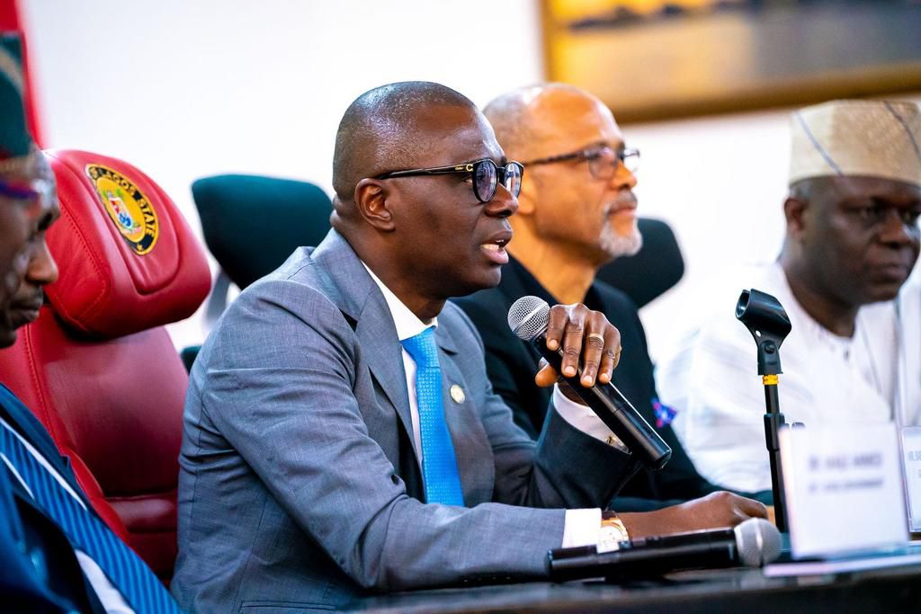 Lagos state Governor, Babajide Sanwo-Olu has held a meeting with the 57 Local Government and Local Council Development chairmen to prevent the spread of Coronavirus to local communities in the state. [Twitter/@jidesanwoolu]