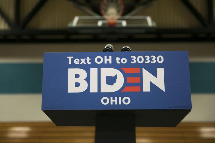 Sanders and Biden Cancel Events as Coronavirus Fears Upend Primary