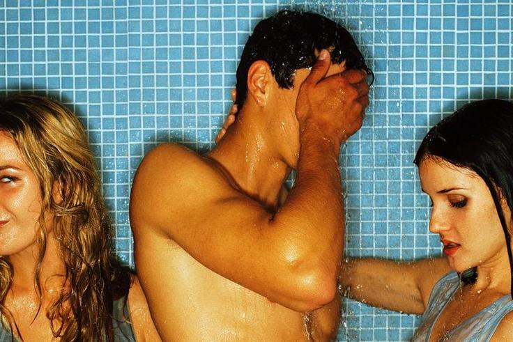 11 Stories From People Who Regret Their Threesomes