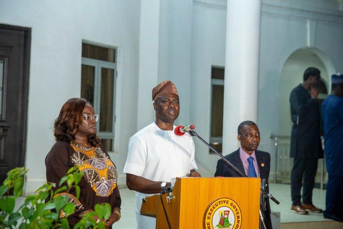 Oyo State Governor Seyi Makinde provides updates on COVID19 within his jurisdiction (Twitter: @seyiamakinde)