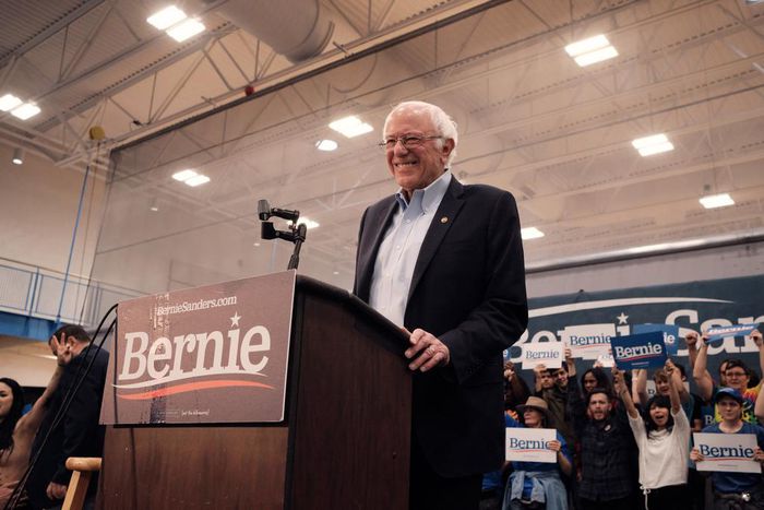 Bernie Sanders, the Teflon Candidate, Faces Sudden New Tests