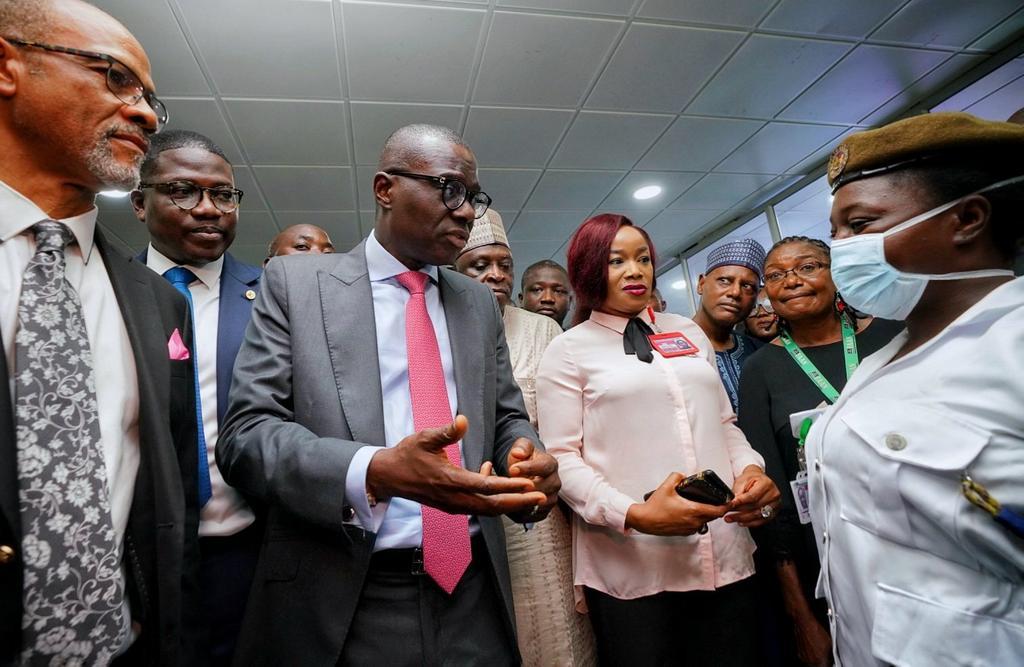Governor Babajide Sanwo-Olu paid a visit to the Murtala Muhammed International Airport to assess  screening of inbound passengers for Coronavirus. [Twitter/@jidesanwoolu]
