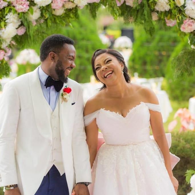 One interesting on set love story we love is that of Linda Ejiofor and Ibrahim Suleiman. These two became one of Nigeria's biggest celebrity couples in 2018 after it was revealed that they were an item. [Instagram/IhuomaLindaEjiofor]