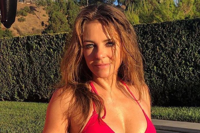 Elizabeth Hurley Shows Off Abs In New Bikini Pic