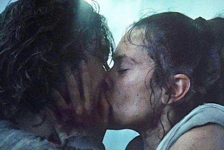 That 'Rise of Skywalker' Kiss Was *Not* Romantic