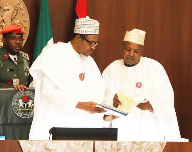 President Muhammadu Buhari and Governor Atiku Bagudu of Kebbi state (thebridgenewsng)