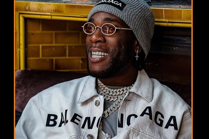 About a week ago, we shared with millions of fans the video of Burna Boy's new sprawling mansion and social media couldn't keep calm. [Instagram/BurnaBoyGram]