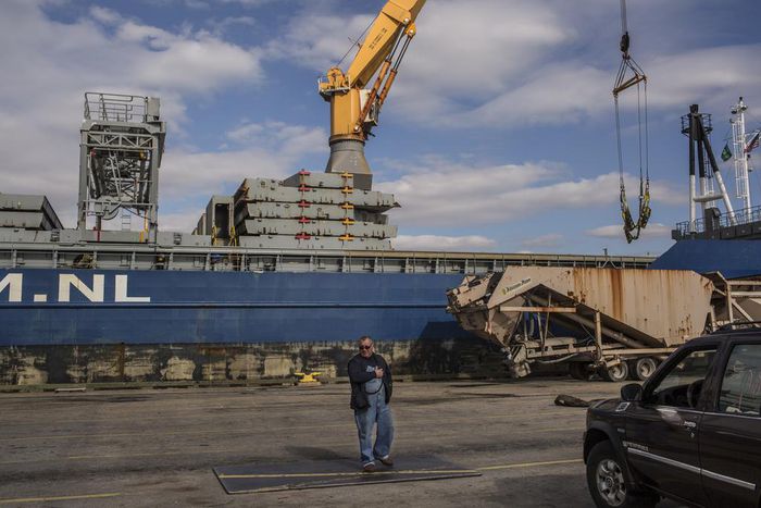 Trump Targets New York Again, This Time Over Car Exports