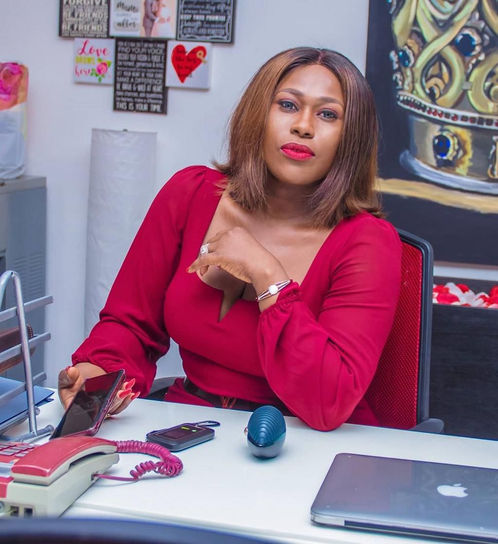 The Federal University of Technology Minna, trained Computer scientist hit fame in Nollywood when she starred in the movie 'Visa to Hell.' [Instagram/UcheJombo]