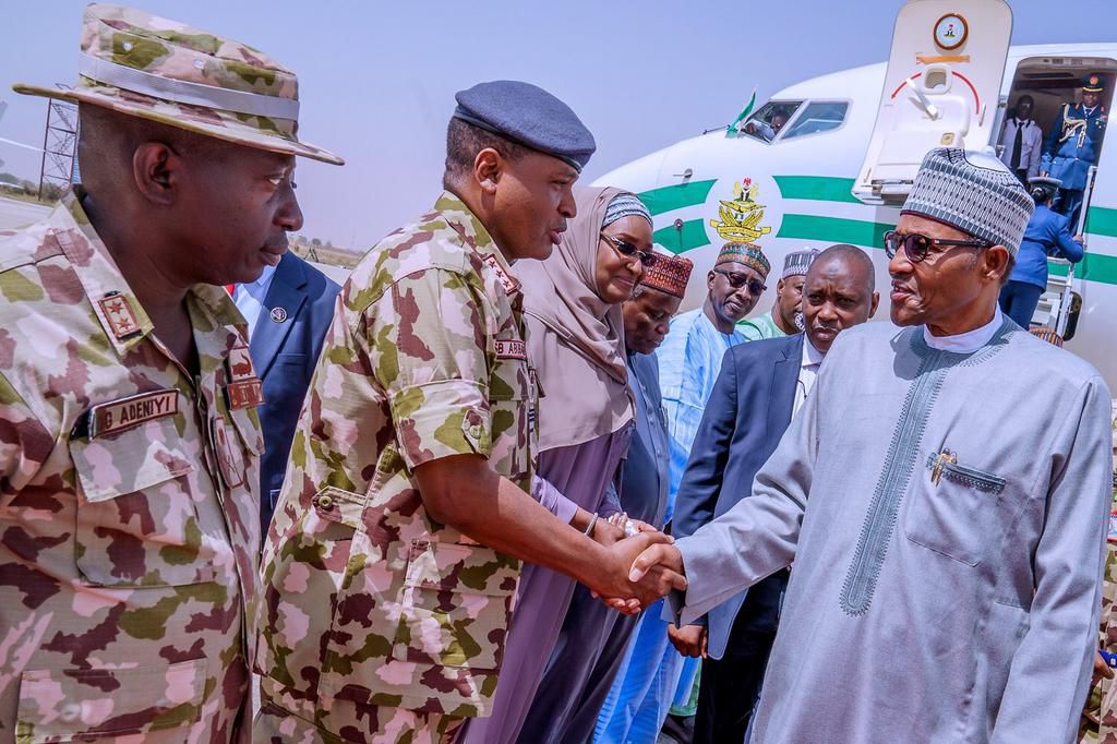 President Muhammadu Buhari paid a sympathy visit to the Shehu of Borno, Alhaji Abubakar El-Kanemi, over the killings of 30 people by Boko Haram terrorists. [Twitter/@BashirAhmaad]