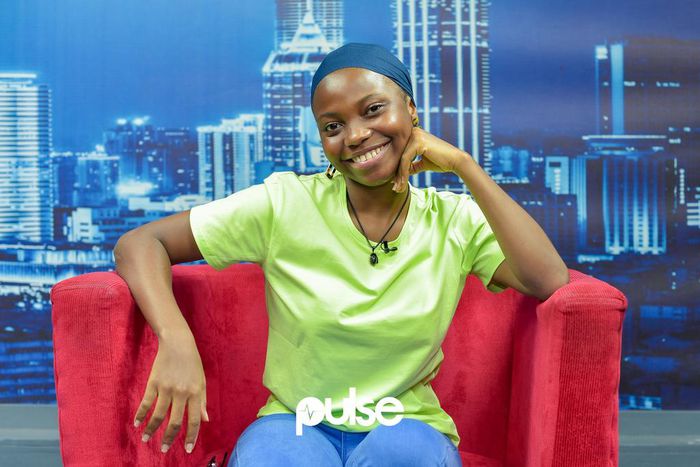 The beautiful comedian came to our studio on Monday, February 17, 2020, in the company of her team. The first thing I noticed was that she was shy (Far from the Iya Taaoo we all laugh to every day on social media).  [PULSE]
