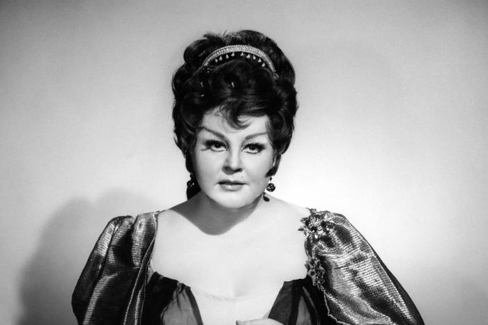 Elinor Ross, Met Soprano With Illness-Shortened Career, Dies at 93