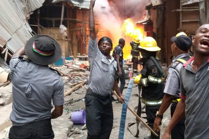 Balogun market in Lagos is on fire. [Twitter/@gboyegaakosile]