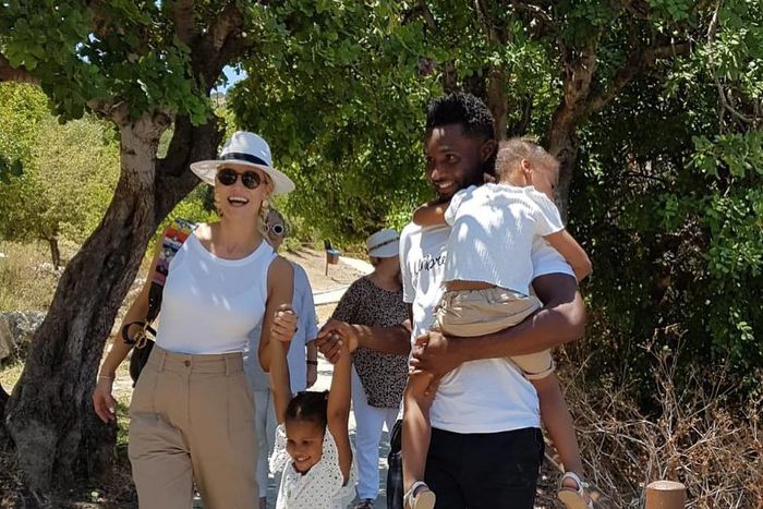 Mikel Obi and his family (Instagram/Mikel Obi)