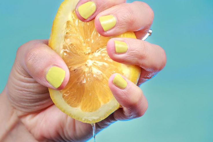 Dr. Pimple Popper Squeezes Squirting Steatocystoma