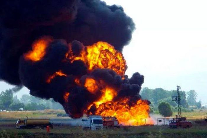 Abule egba pipeline up in balls of fire after vandals went to work (Punch)