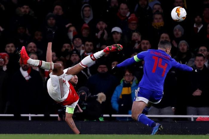 Pierre-Emerick Aubameyang scored a spectacular goal but it was not enough for Arsenal